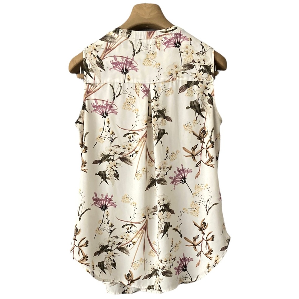 ❌SOLD❌MED•CLEO•SLEEVELESS V-NECK FLORAL BLOUSE - DETAIL DOWN THE FRONT•GORGEOUS - Picture 2 of 6
